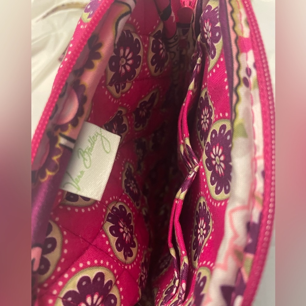 NWOT Vera Bradley Berry Paisley Crossbody bag Dark Pink Berry - Picture 4 of 12